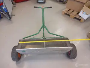Tarkuuslevitin Scott's Proturf Drop Spreader