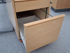 Pieni paperi lipasto