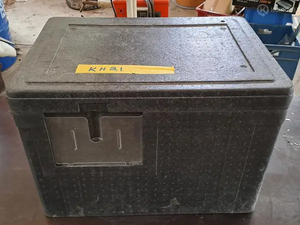Artekno Box- jakelu/ termolaatikko, jonka tilavuus on 102 litraa. nro KH21