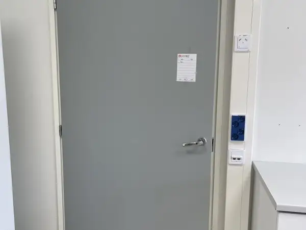 Ovi (nro 157) tila D1 synnytyssalit 126