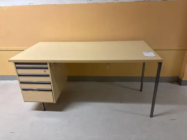 Työpöytä (nro 313) tila K1 K