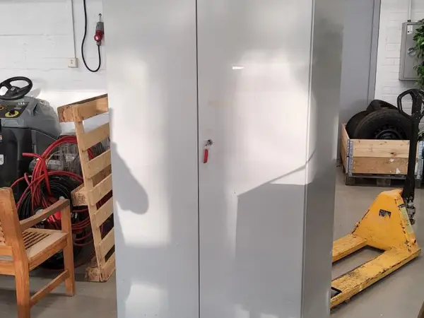 Peltikaappi (nro 200)
