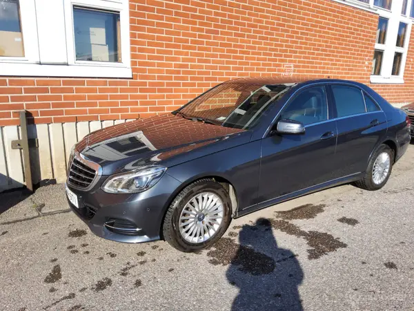 Mercedes-Benz E 300 BLUETEC HYBRID
