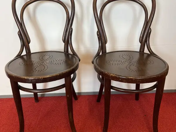 Thonet wieniläistuolit 2 kpl (nro 374) erä 5