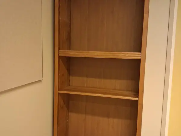 Korkea avohyllykkö (nro 10.)