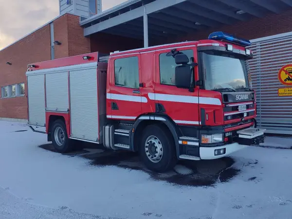 Scania P124 GB/390, 1999, Diesel. Sammutusauto