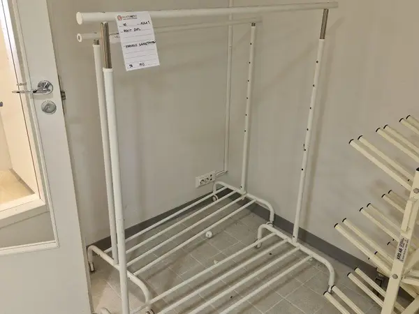 Rekit 2 kpl (nro 40) tila 1. Aula 1