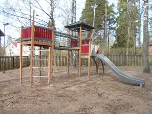 Kiipeilyteline-liukumäki, Lappset