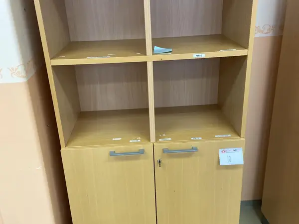 Kaapit 2 kpl (nro 10) tila E2 Kuulokeskus 139