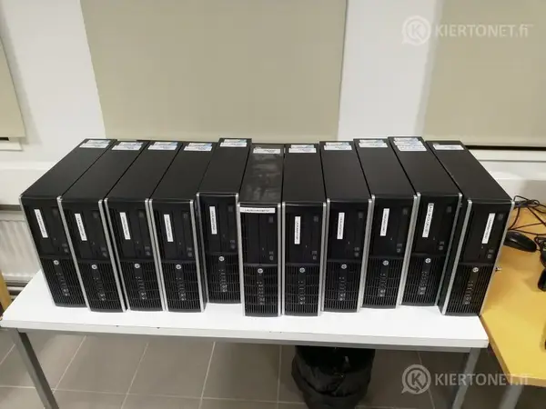 HP-tietokoneita, näyttöjä