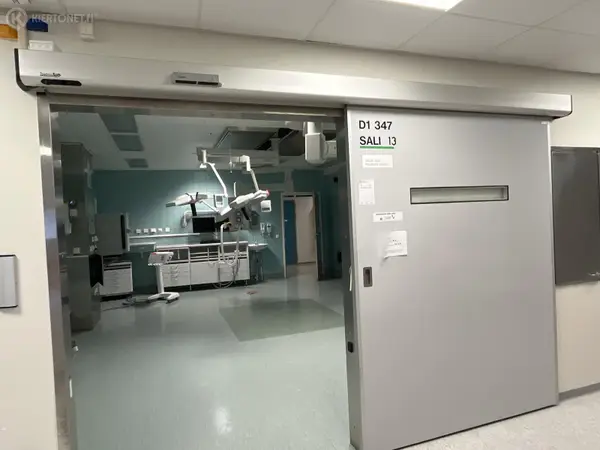 Sähköinen liukuovi (nro 291) tila D1 Leikkaussalit 347