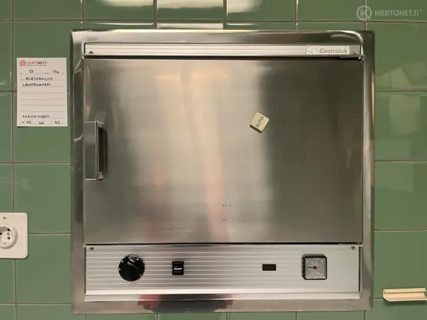 Electrolux lämpökaappi (nro 23) tila D1 Leikkaussalit 026