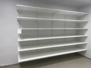 Hyllyt kiskoilla (nro 51) tila DP 020