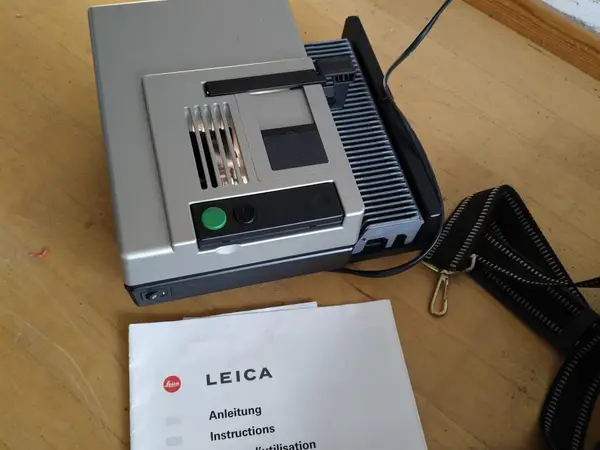 Leica Pradovit P 150 -diaprojektori