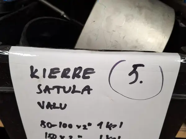 Hausjärven vesihuoltolaitokselta yli jääneitä tarvikkeita, Laatikko 5