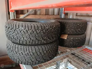 Nastarenkaat Continental IceContact 2, 195/65 R15 TXL, käytetyt 4 kpl