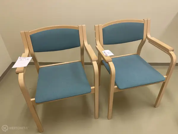 Tuolit 2kpl (nro 175) tila E2 Kipupoliklinikka 100