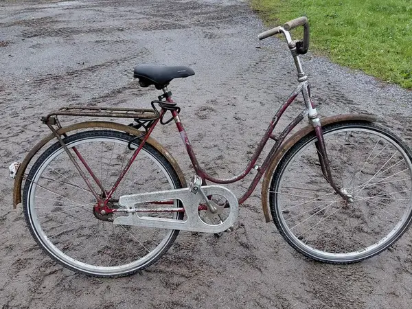 13. Naisten polkupyörä