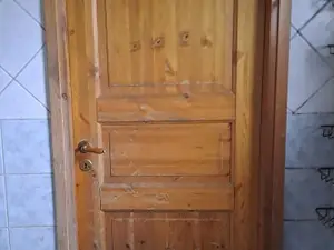 Kylpyhuoneen ovi ja karmit nro UV2 57