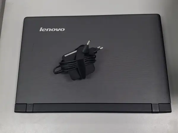 Käytetty kannettava Lenovo 80QR (nro8)