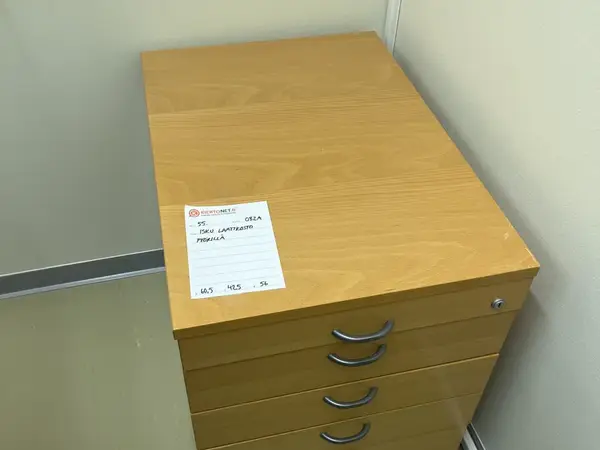 ISKU LAATIKOSTO PYÖRILLÄ (nro 55) tila E2 Kipupoliklinikka 082A