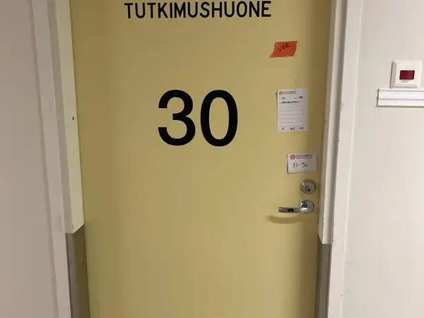 Äänieristysovi (nro 87) tila E2 Kipupoliklinikka 088