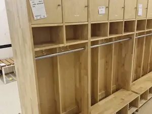 Lasten vaatenaukalot 2 kpl (nro 247) tila 1. Aula 5