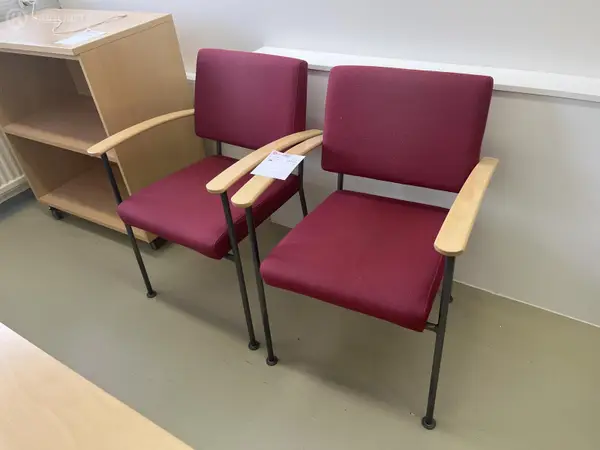 Tuolit 2kpl (nro 119) tila F2 Yhtymähallinto 017