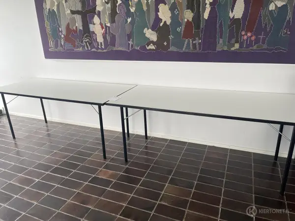 ISKU PÖYDÄT 5kpl (nro 46) tila 1 krs. Sali