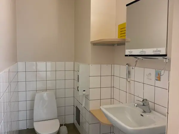 WC-kalusteet (nro 47) tila D3 036