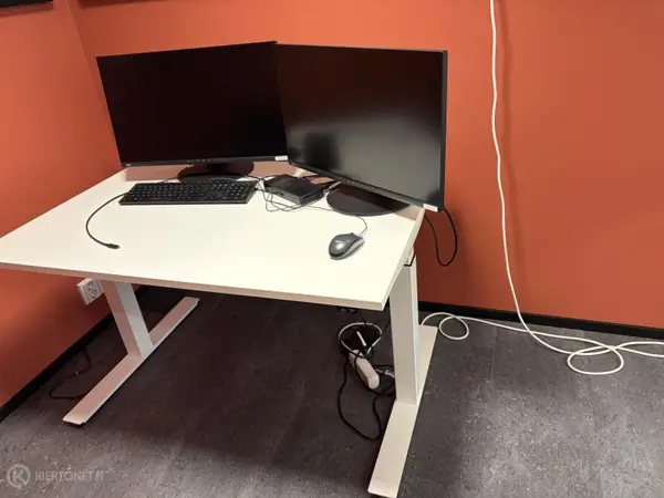 120 cm leveä sähköpöytä