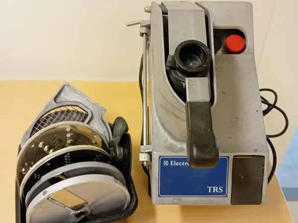 Electrolux vihannesleikkuri + terät