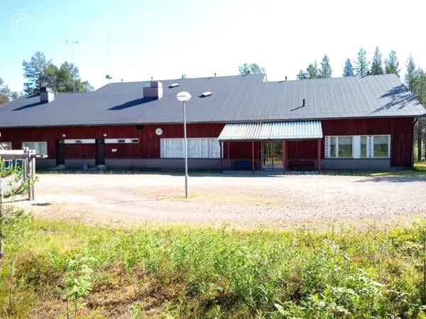 Lokan koulu ja paritalo (vanha koulu) maapohjineen