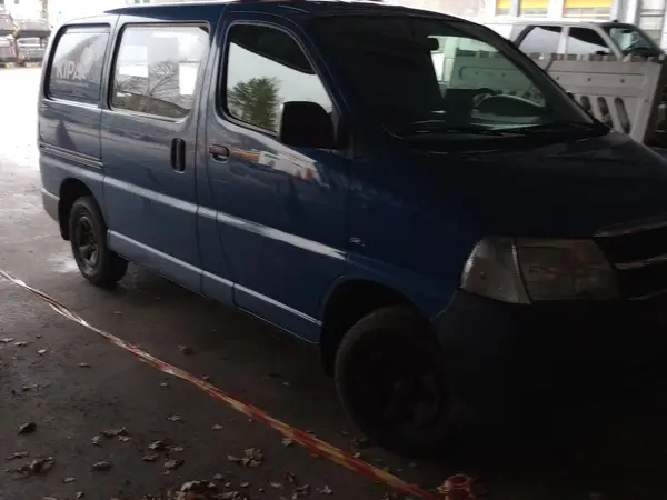 Toyota Hiace, 2011, 2,5l, Diesel, 301 tkm