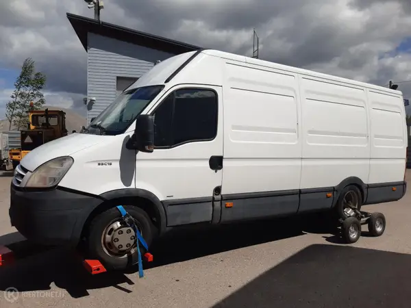 Iveco Daily 35 van umpikorinen, 2007, 3.0l, Diesel ,Varaosiksi/kunnostettavaksi!