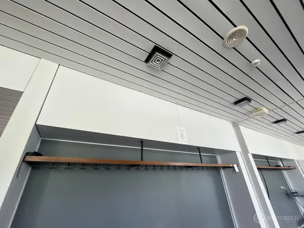 Naulakot 2kpl (nro 39) tila 1 krs. Aula