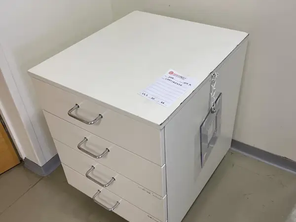 Laatikosto (nro 249) tila E2 Kipupoliklinikka 104K