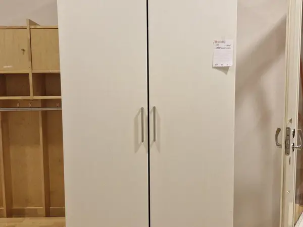 Henkari kaappi (nro 197) tila 1. Aula 4