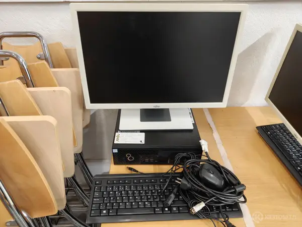 Fujitsu Esprimo D738 työasema (nro 1.)