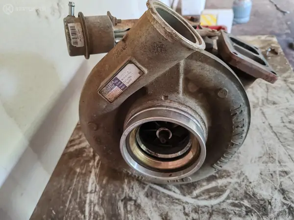 Holset-merkinen turboahdin Renault. nro UV3 43