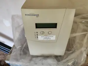 Powerware 9120 (PW9120) -sarjan keskeytymätön virransyöttö eli UPS-laite. nro UV3 38