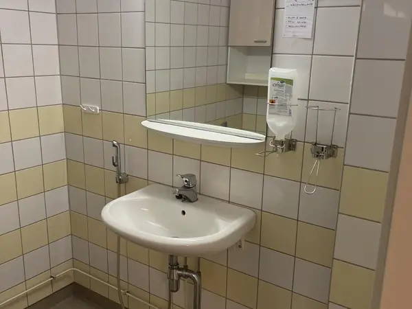 Käsienpesupiste (nro 46) tila 1.krs 14K
