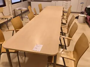 Pöytäryhmä (nro 282) tila 1. Huone 30