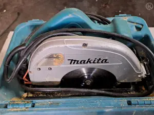 Makita 5704R käsisirkkeli. nro KH58