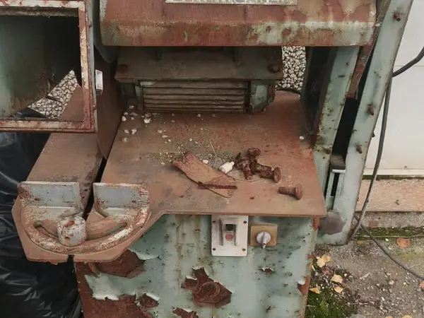 Metallisaha / Kuumasaha