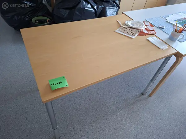Sivupöytä 120x80