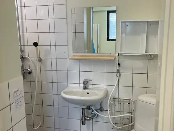 WC- + suihkukalusteet (nro 249) tila D5 017