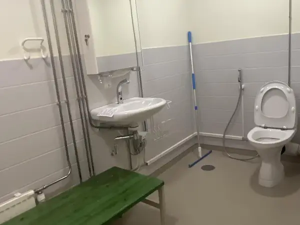 WC-kalusteet (nro 100) tila E1 Röntgen 164