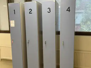 Vaatekaapit 4kpl (nro 143) tila E2 Kipupoliklinikka 071