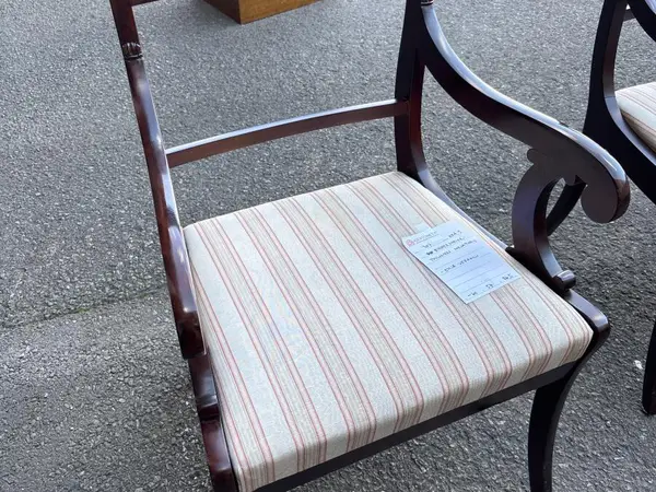 Biedermeier-tyylinen nojatuoli (nro 307) tila 0 5